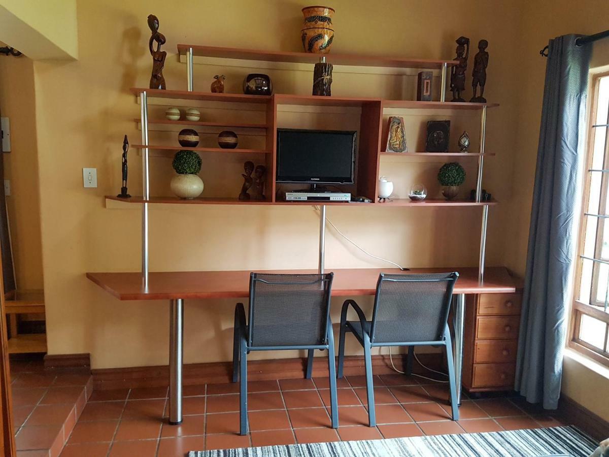 Raka Cottage Mbombela ภายนอก รูปภาพ